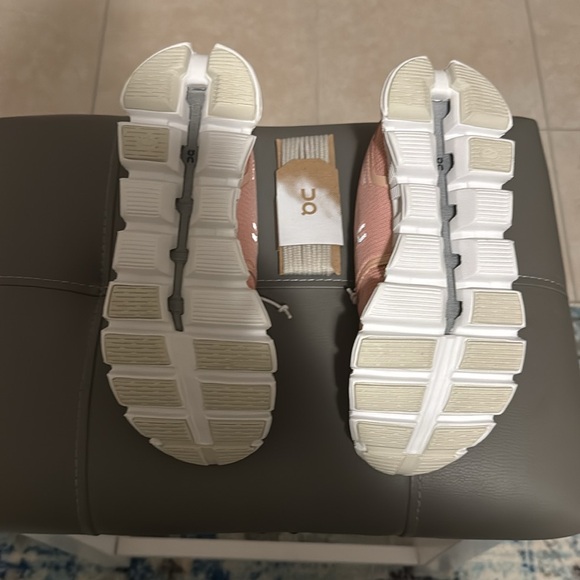 “CLOUD SHOES” - Picture 2 of 4